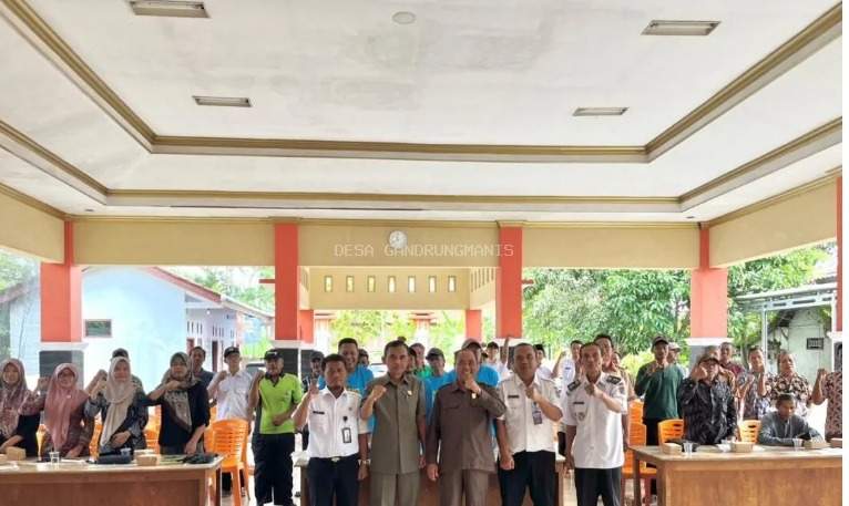 Sosialisasi Perda Kabupaten Cilacap Nomor 11 Tahun 2024 tentang Penyelenggaraan Peternakan dan Kesehatan Hewan Di Desa Gandrungmanis Kecamatan Gandrungmangu